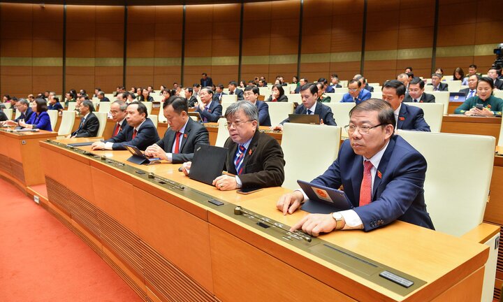 Quốc hội thông qua luật Khám bệnh, chữa bệnh sửa đổi