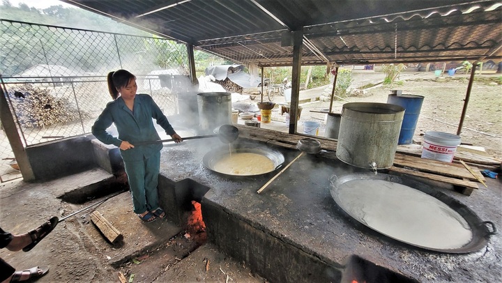 Làng mật mía truyền thống ở Hà Tĩnh 'cháy hàng' dịp Tết