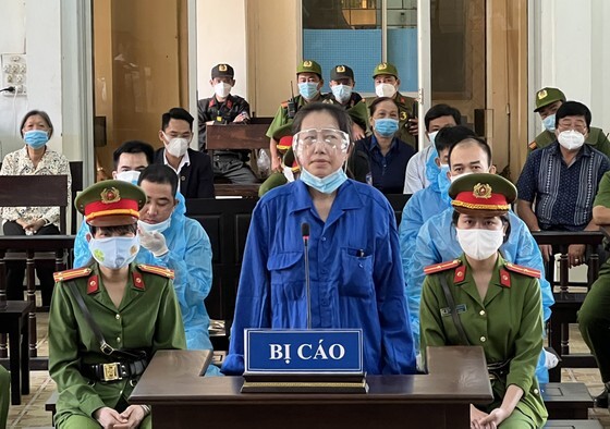 Buôn lậu 200 nghìn tấn đường, bà trùm Mười Tường lĩnh 14 năm tù