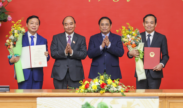 Công bố quyết định bổ nhiệm hai Phó Thủ tướng 