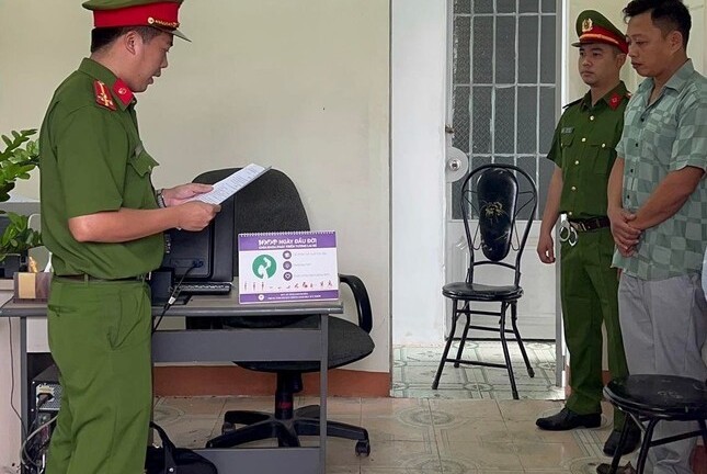 Một phó chánh văn phòng ủy ban ở Khánh Hoà bị bắt vì nhận hối lộ
