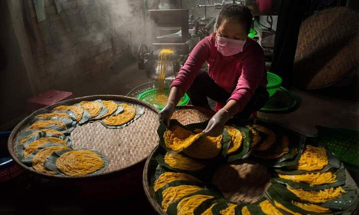 Truyền nhân giữ nghề làm bún bắp