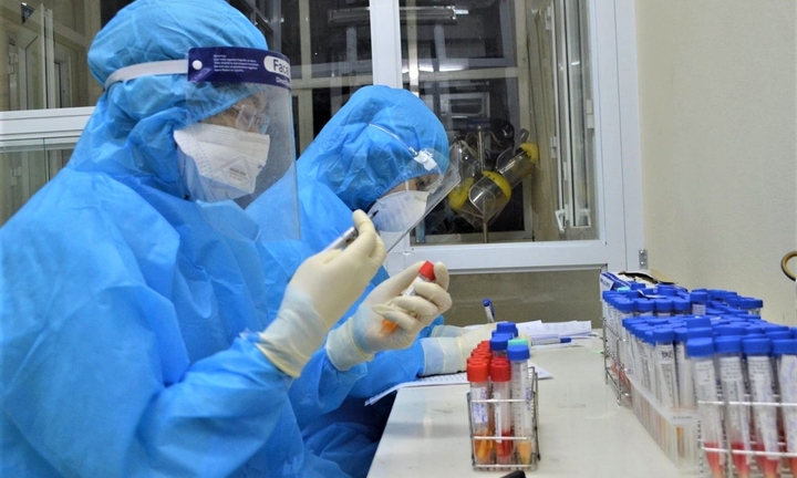 Giám sát chặt người nhập cảnh từ khu vực có biến thể mới của COVID-19