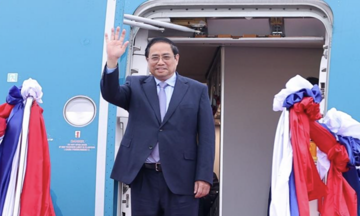 Thủ tướng Phạm Minh Chính tới sân bay Wattay, bắt đầu thăm chính thức CHDCND Lào