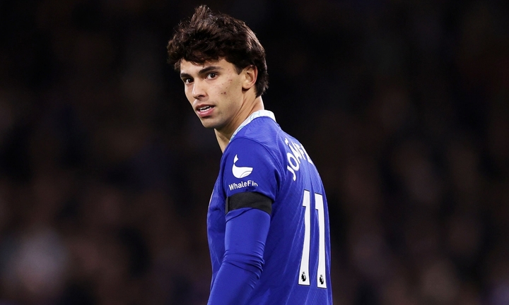 Tân binh vừa ra mắt nhận thẻ đỏ, Chelsea thua trận thứ ba liên tiếp