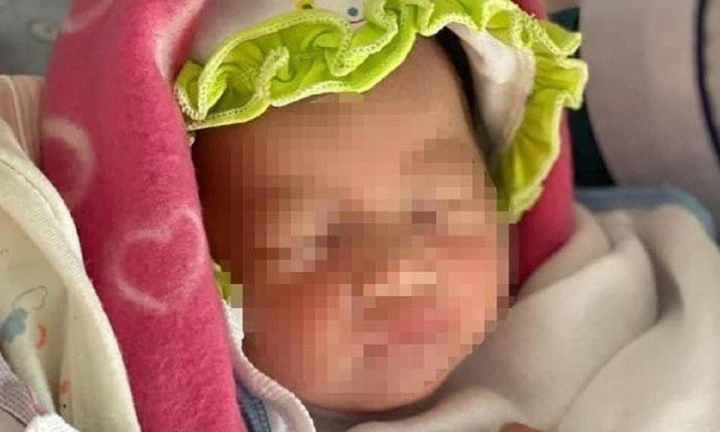 Bé sơ sinh bị bỏ rơi bên miệng cống ở Hà Tĩnh
