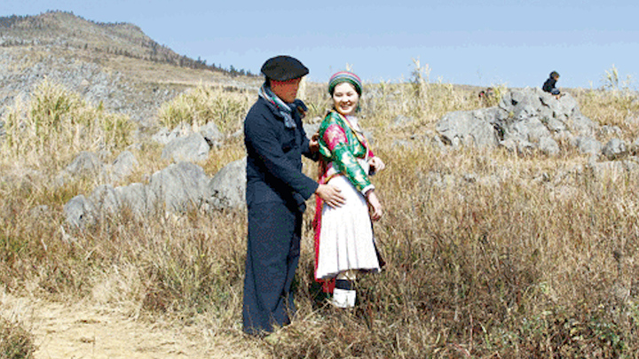 Tục vỗ mông tỏ tình của người H’Mông