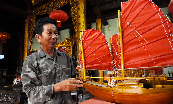 Gặp nghệ nhân giữ bí quyết độc nhất vô nhị làm thuyền ba vách chạy ngược gió 