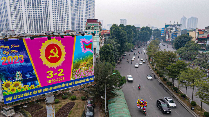 Đường phố Hà Nội thông thoáng sáng 29 Tết