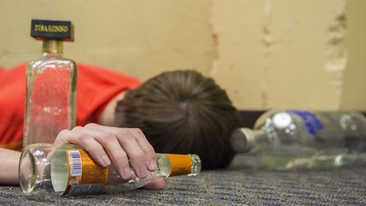 Làm gì khi bị ngộ độc rượu? 