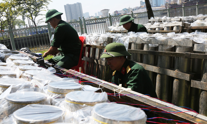 'Trận địa' pháo hoa ở TP.HCM sẵn sàng khai hoả đón giao thừa Quý Mão 2023