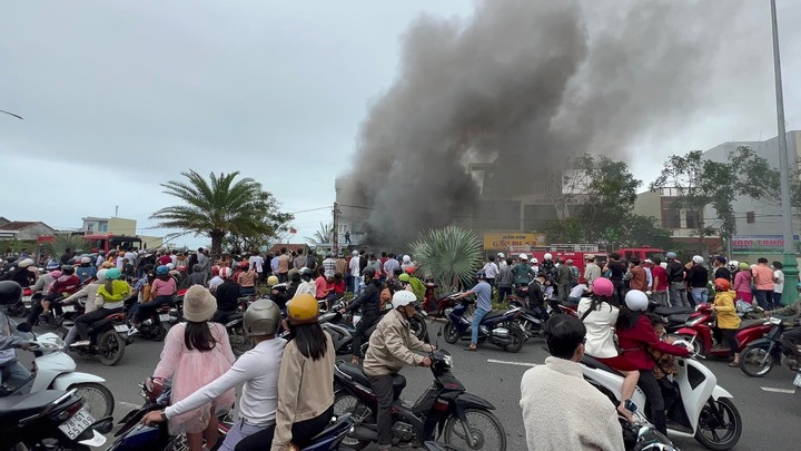 Cháy nhà ngày mùng 1 Tết ở Phú Yên