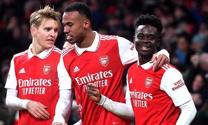 Thắng Man Utd, Arsenal khởi đầu ấn tượng hơn cả mùa giải bất bại