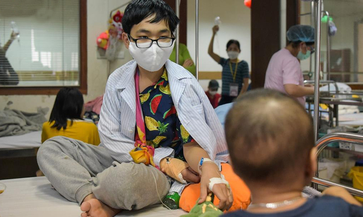 Những 'chiến binh nhi' đón Tết ở bệnh viện