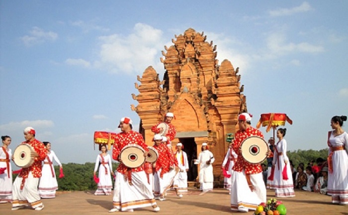 Lễ hội cầu mưa ở nơi khô hạn nhất Việt Nam