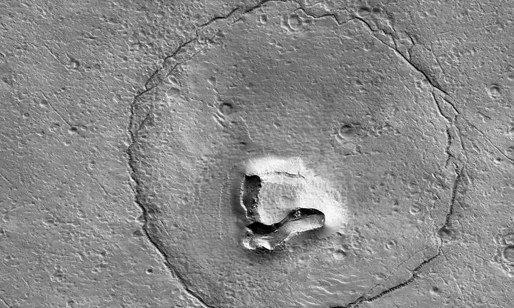 Độc đáo những bức ảnh hình mặt gấu trên sao Hỏa