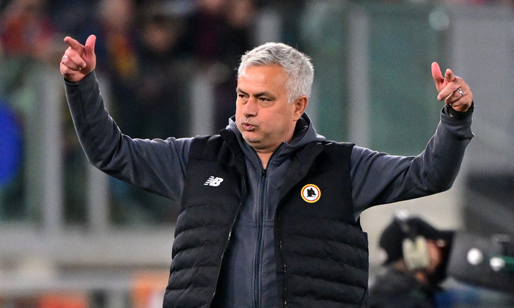 Báo Anh: Mourinho chờ cơ hội trở lại Man Utd