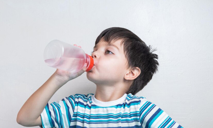 Dấu hiệu cảnh báo trẻ đang bị thiếu nước