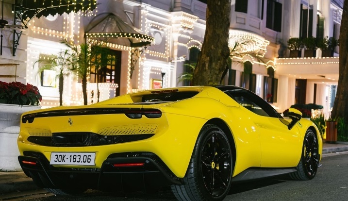 Ngắm Ferrari 296 GTB hơn 23 tỷ đồng của đại gia Hà Nội