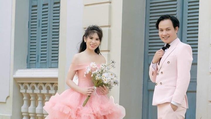 Thầy giáo tài hoa kết hôn với nữ kế toán xinh đẹp sau 6 tháng được mai mối