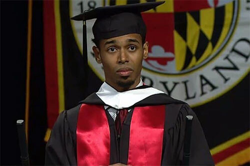 Chàng trai làm công nhân vệ sinh trúng tuyển trường Luật Harvard