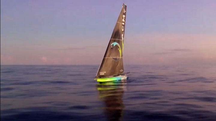 Đua thuyền vượt qua đường xích đạo 