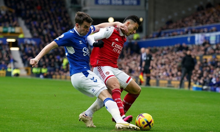 Trực tiếp bóng đá Everton 1-0 Arsenal: Tarkowski đánh đầu ghi bàn