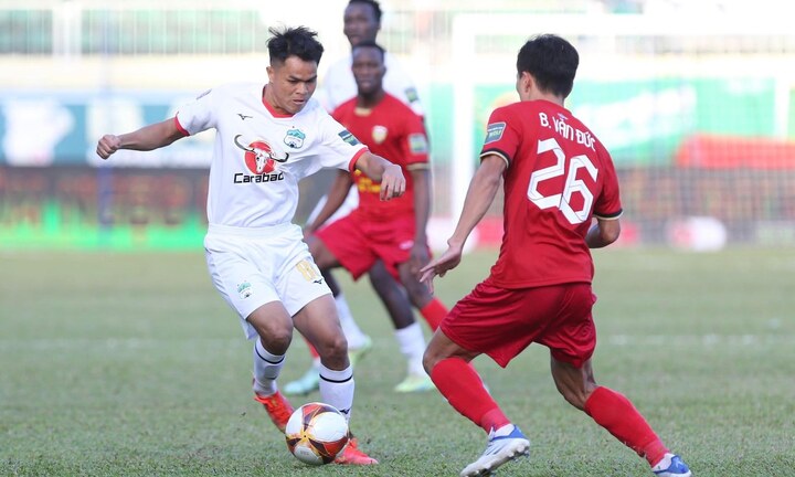 Trực tiếp bóng đá HAGL 0-0 Hà Tĩnh: Bóng dội xà ngang HAGL