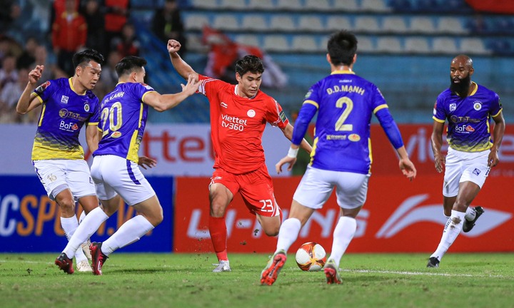 Hà Nội FC đánh rơi chiến thắng, HLV Bandovic chê học trò phòng ngự kém 