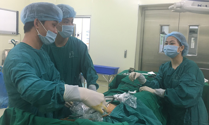 Thói quen uống thuốc tưởng 'lành' đang khiến nhiều người chảy máu dạ dày