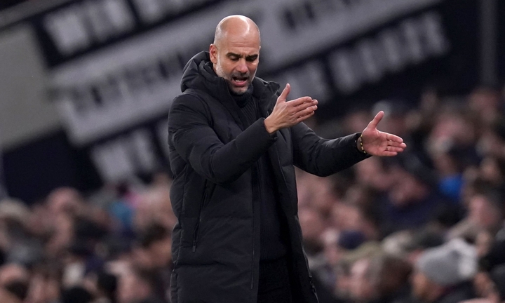 HLV Guardiola: Man City không thể nghĩ về ngôi vô địch