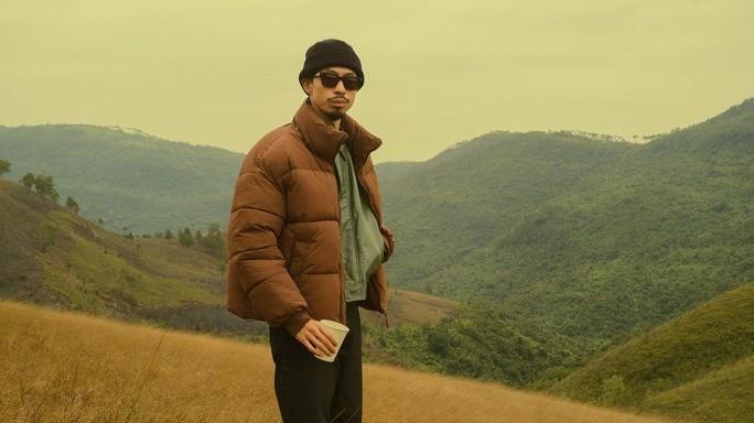 Sau tin đồn cưới Hoàng Thùy Linh, Đen Vâu xuất hiện trong dự án âm nhạc mới