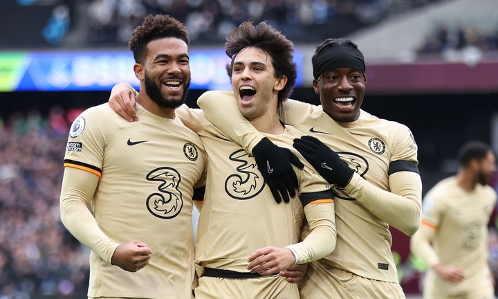 VAR cứu thua, Chelsea chia điểm với West Ham