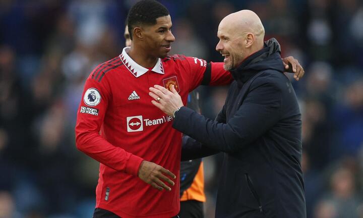 HLV Erik ten Hag giúp Man Utd chơi biến hóa