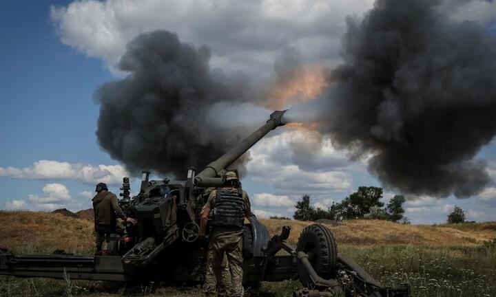 Tổng thống Zelensky thừa nhận tình hình tại Donetsk và Lugansk 'cực kỳ khó khăn'