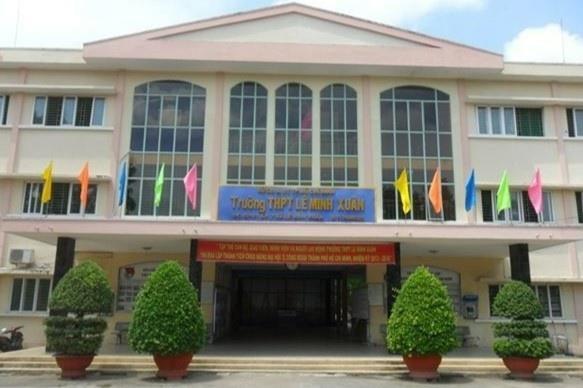 Yêu cầu một trường học hoàn trả hơn 700 triệu quỹ phụ huynh