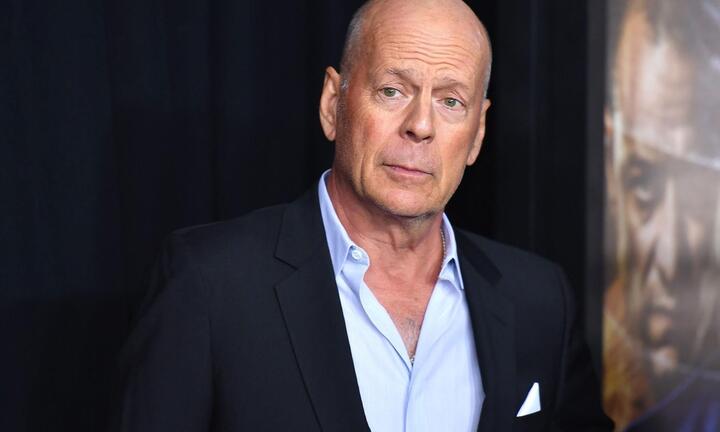 Bruce Willis mắc bệnh sa sút trí tuệ, bất lực ngôn ngữ