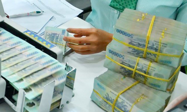 Ngân hàng bắt đầu hạ lãi suất cho vay với bất động sản