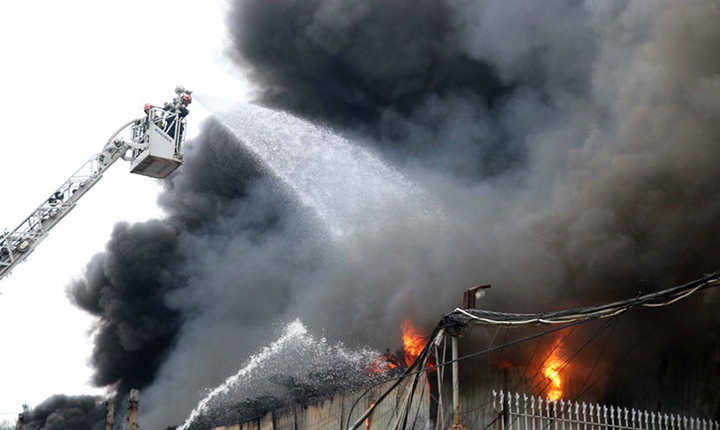 Cháy hàng nghìn mét vuông nhà xưởng tại Hải Phòng