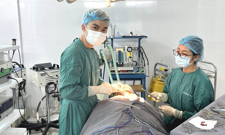 Bác sĩ Nguyễn Xuân Tuấn và những kỷ niệm vui buồn cùng với người bệnh