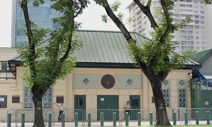 Bắt giữ kẻ nghi sử dụng giấy tờ giả xin visa du học Mỹ