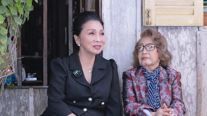 NSND Bạch Tuyết, NSƯT Diệu Hiền tinh tế trả lời câu hỏi 'kém duyên' của YouTuber