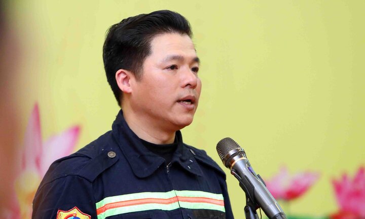 Cảnh sát kể phút vỡ oà khi nghe tiếng 'I'm fine' trong đống đổ nát ở Thổ Nhĩ Kỳ