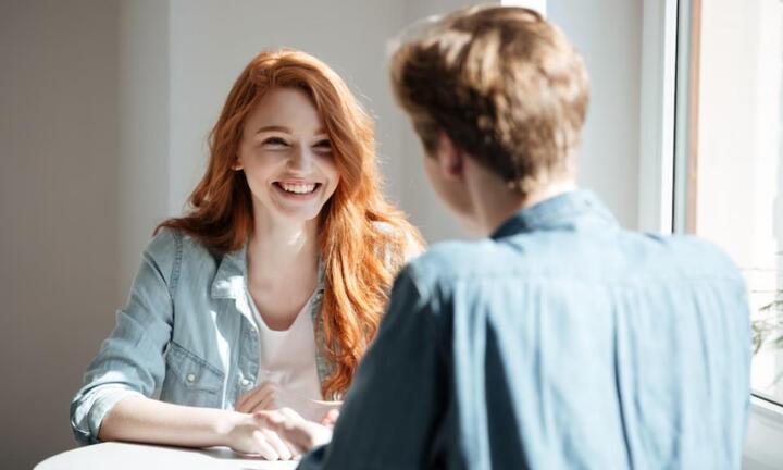 4 cách nói chuyện biến bạn thành người giao tiếp hiệu quả, có duyên