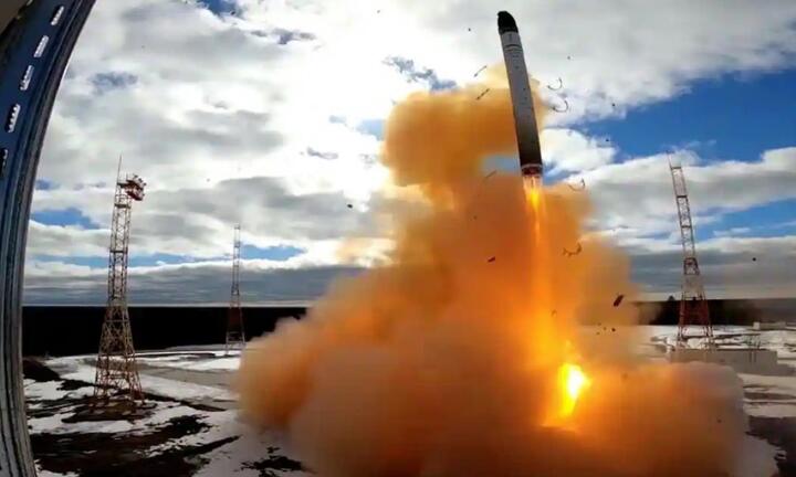 Tổng thống Nga Putin cam kết củng cố bộ ba hạt nhân và vũ khí siêu thanh