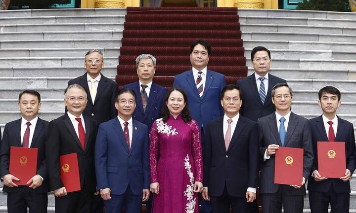 Quyền Chủ tịch nước trao quyết định bổ nhiệm 15 Đại sứ Việt Nam tại nước ngoài