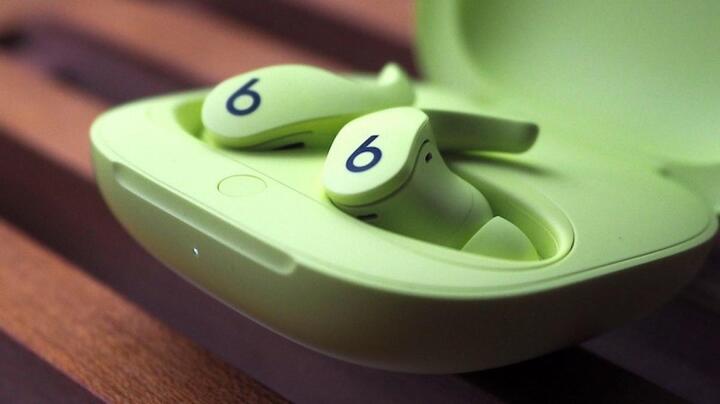 Màu sắc táo bạo của tai nghe Beats Fit Pro cho năm 2023