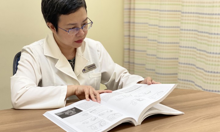 Nữ bác sĩ hơn thập kỷ chữa lành những trái tim trẻ thơ 'lỗi nhịp' 