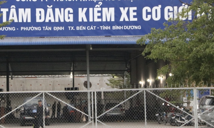 Công an phong tỏa, khám xét một trung tâm đăng kiểm ở Bình Dương