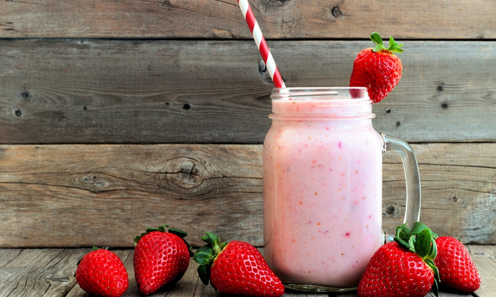 Cách làm sinh tố dâu tây đơn giản nhưng thơm ngon, bổ dưỡng cho cả gia đình